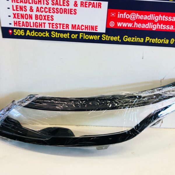 Second image of Range Rover Evoque L551 replacement headlight lens - Left side