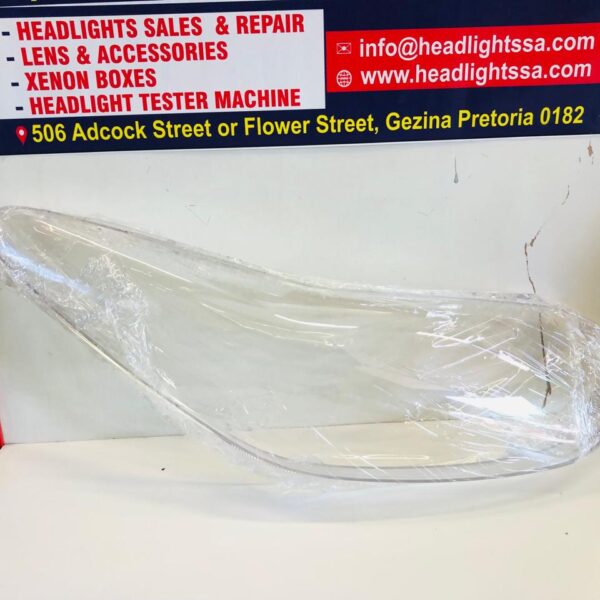 Second image of Kia Sportage replacement headlight lens - Right lens