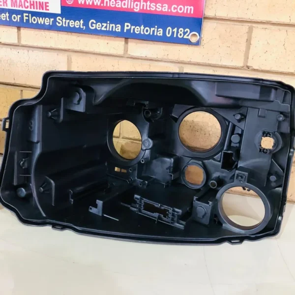 Second image of Land Rover Discovery 4 Preface Replacement Headlight Housing – Left Side