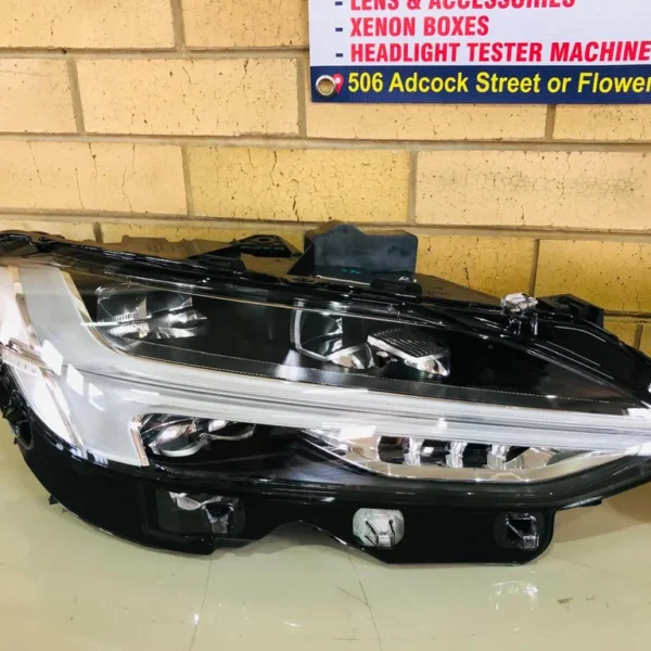 Second image of Volvo S90 / V90 Xenon Headlight – Right Side